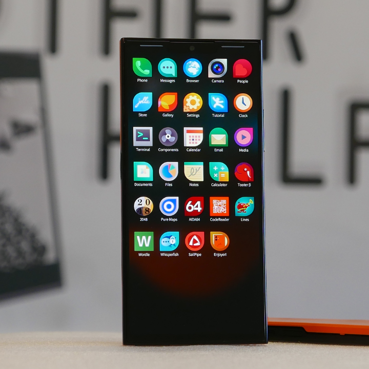 Jolla Phone lifestyle shot in hand